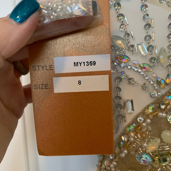 White Evening Gown Prom dress - Picture 6 of 7